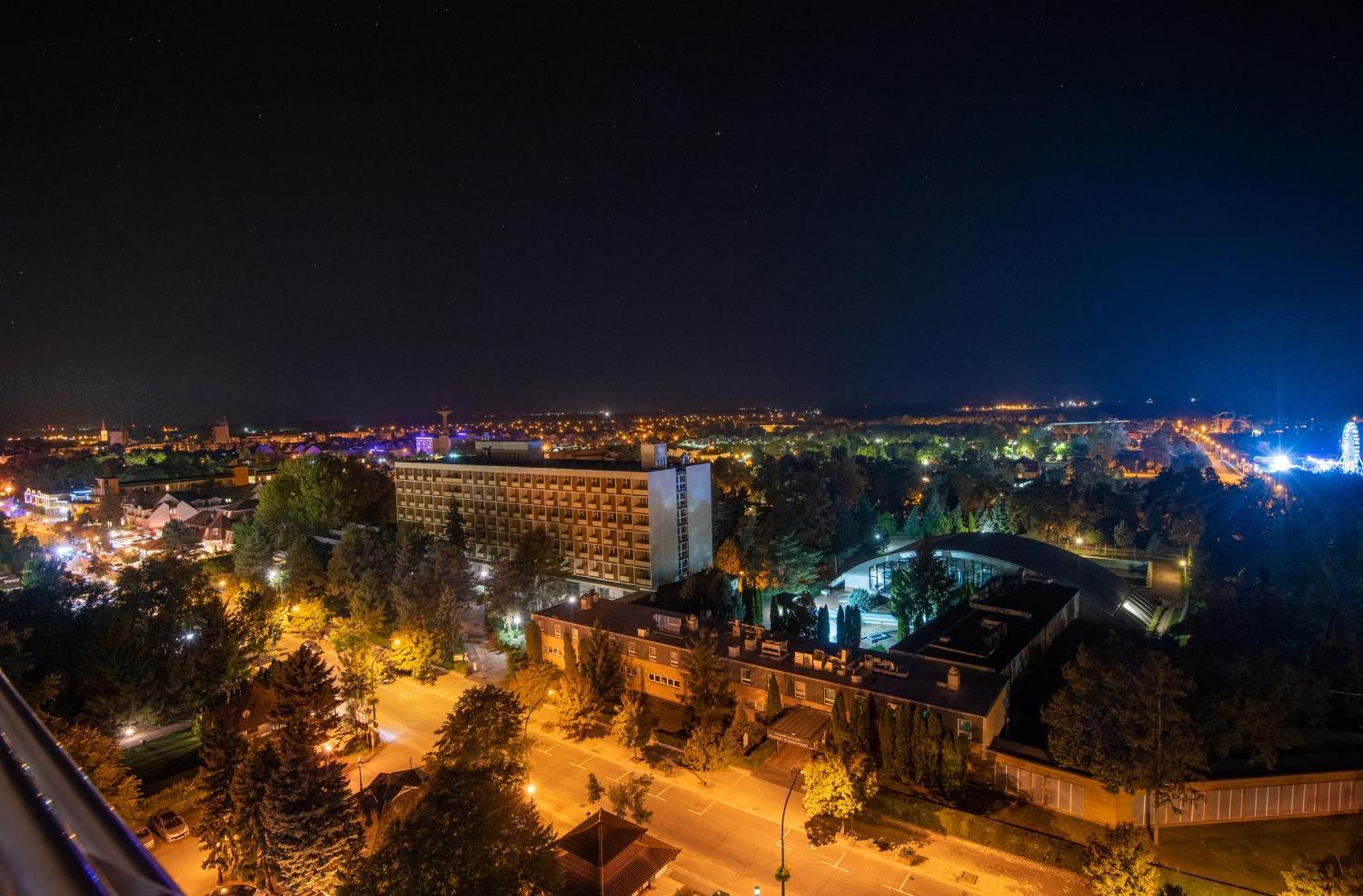 Hotel Baratsag Hajduszoboszlo Exterior photo